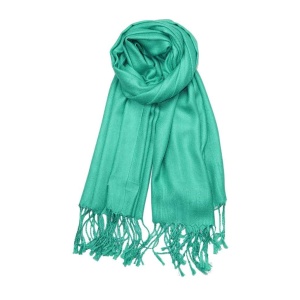 a green color scarf