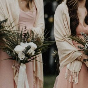 pashmina as wedding favor